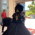Celebran tradiciones en Torre Gubernamental con emotiva ceremonia y ofrenda en Día de Muertos