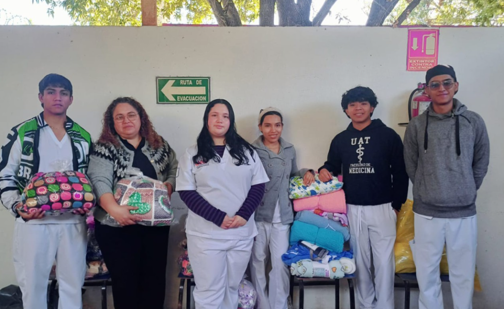 Estudiantes de la UAT apoyan el bienestar comunitario