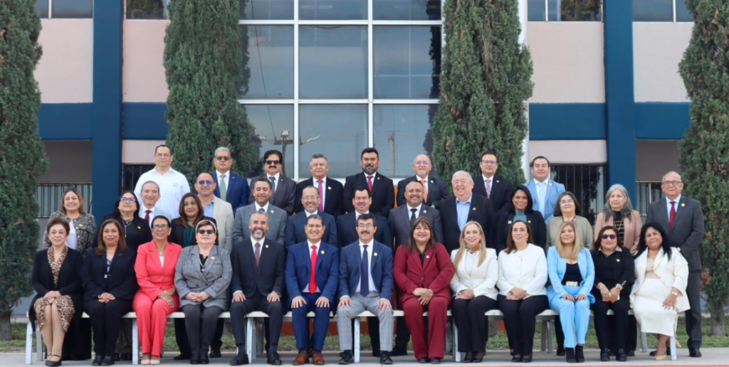 Evalúa rector avances de la UAT al cierre del ciclo escolar