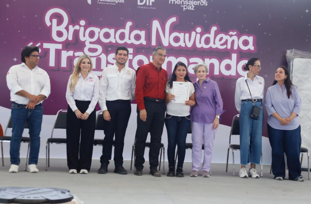 Apapachan Américo y María a las familias de Higuerillas con la Brigada Navideña Transformando Familias