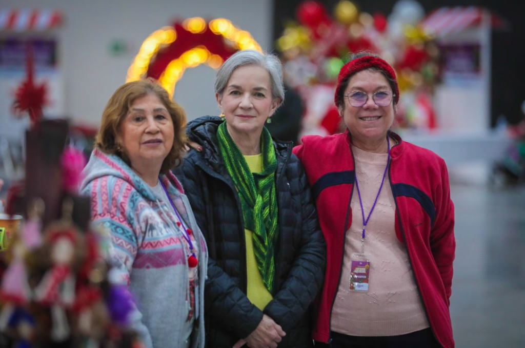 Comparte María de Villarreal el bazar “Un DIFciembre para recordar” junto a familias y emprendedores