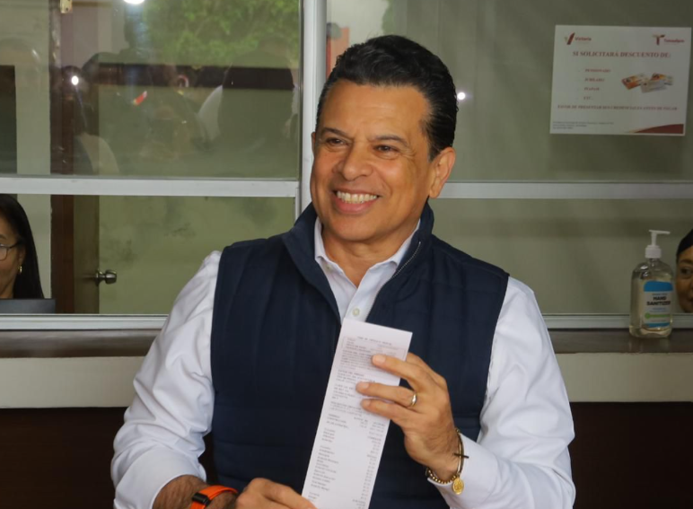 Invita Lalo Gattás a cumplir con el impuesto predial.