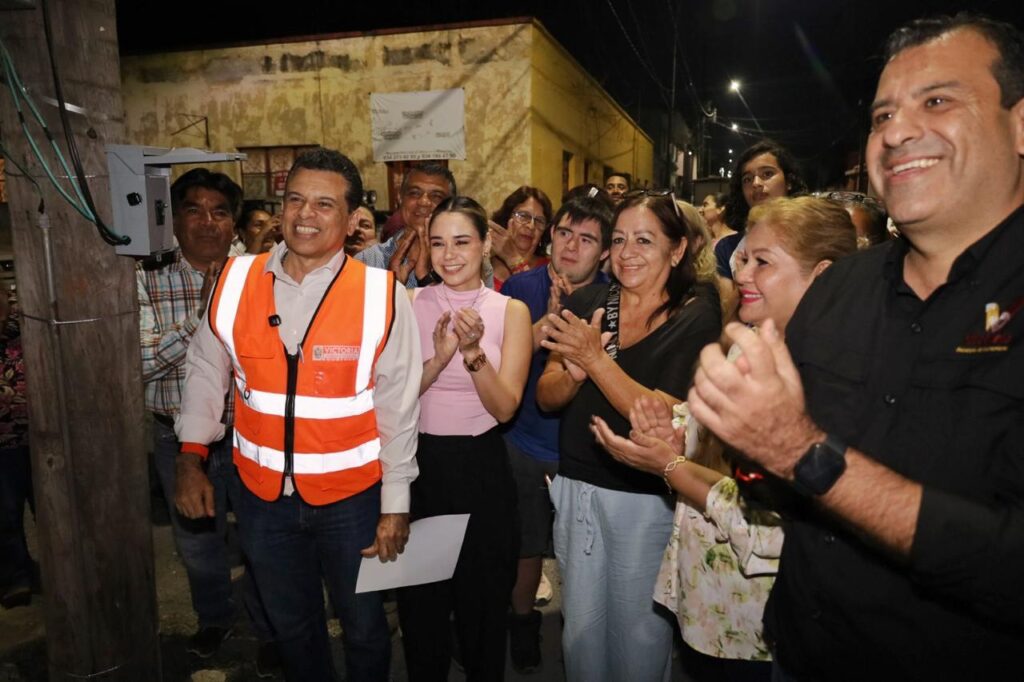 Con la instalación de 36 luminarias LED, refuerza Municipio seguridad en zona centro de Victoria.