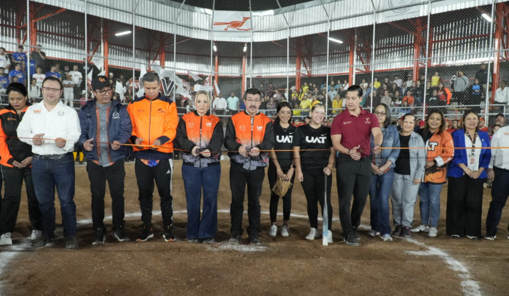 Inaugura rector Dámaso Anaya el Parque Universitario de Softbol de la UAT