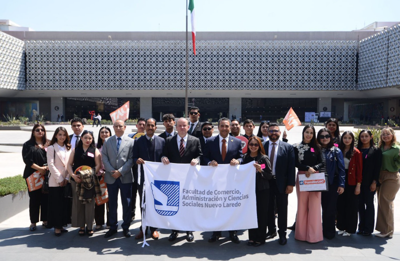 Estudiantes la UAT fortalecen su formación en la SCJN y la Cámara de Diputados Estudiantes la UAT fortalecen su formación en la SCJN y la Cámara de Diputados