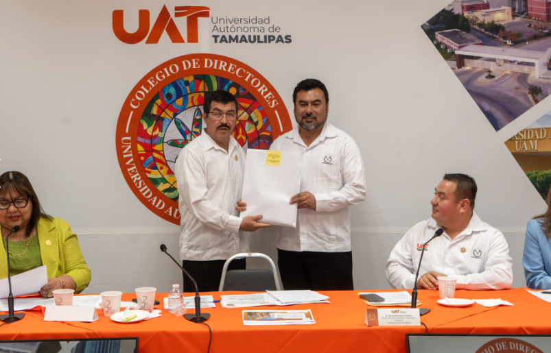 Reconoce rector la excelencia académica de egresados UAT en el EGEL