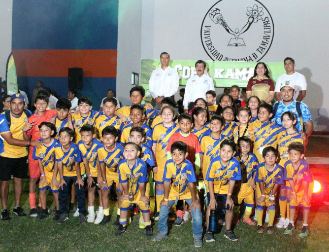 Con gran éxito inaugura Dámaso Anaya el estatal de la Copa Kama’s de fútbol