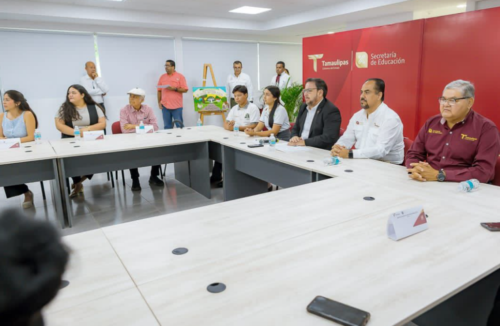 Impulsan talento e identidad entre jóvenes con Concurso Nacional de Pintura de Telebachillerato Comunitario