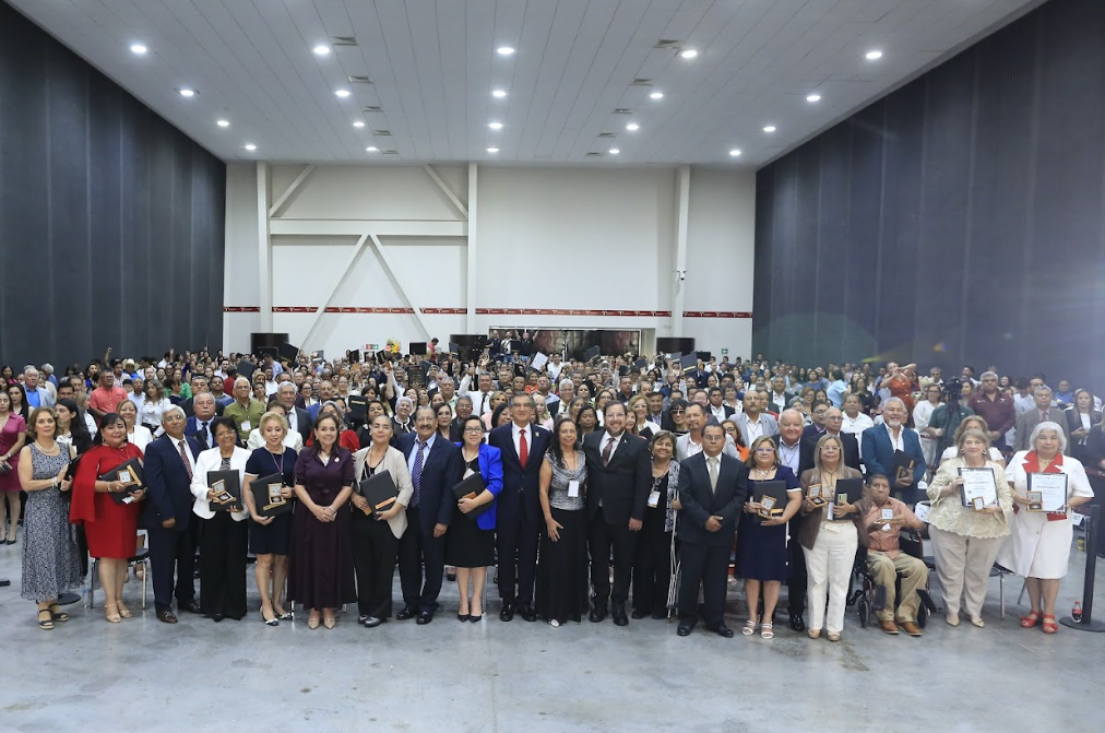 Las y los maestros son el corazón de la transformación: Américo Villarreal