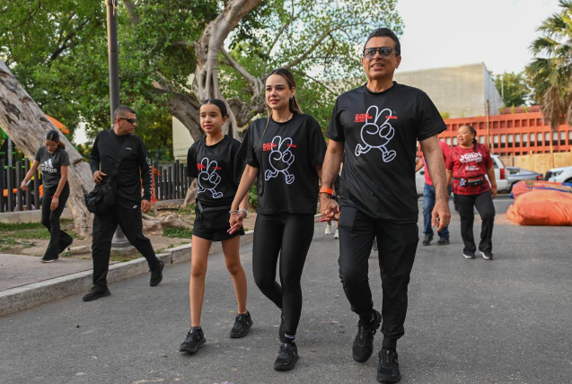 Participan Lucy y Lalo en carrera con causa del IVJUVE.