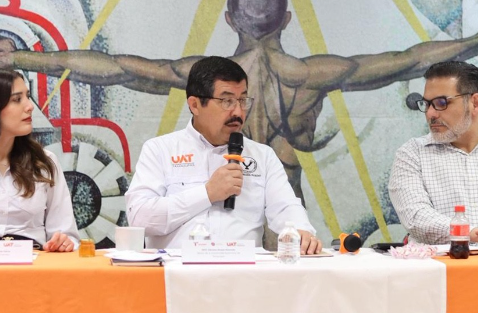 La UAT impulsa el futuro estudiantil con movilidad global y alianzas empresariales La UAT impulsa el futuro estudiantil con movilidad global y alianzas empresariales
