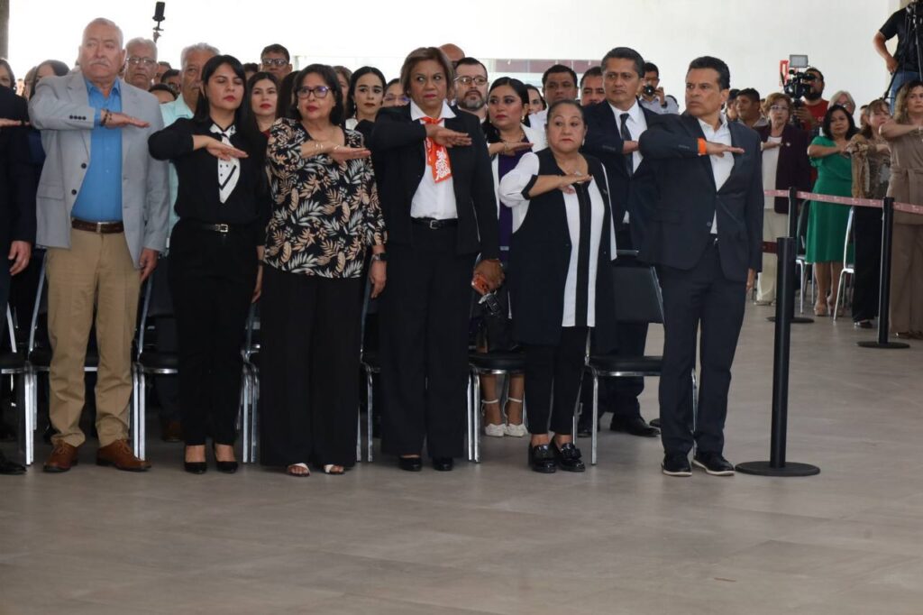 Son maestras y maestros pilares de la sociedad: Gáttas.