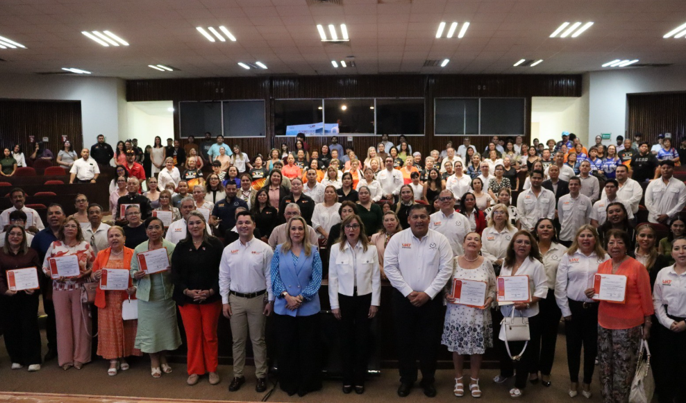 Capacita la UAT a personas mayores en el uso de herramientas digitales