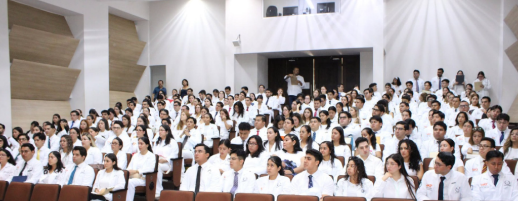 Egresados de Medicina de la UAT obtienen 276 plazas para internado médico