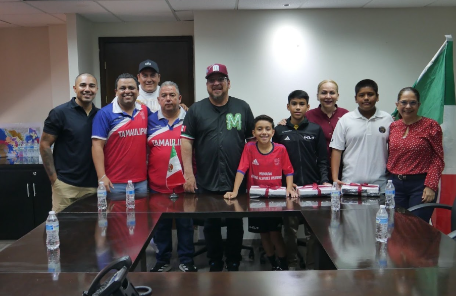 Reconoce Miguel Ángel Valdez a estudiantes de Tamaulipas por representar a México en Mundial FIFA 2026