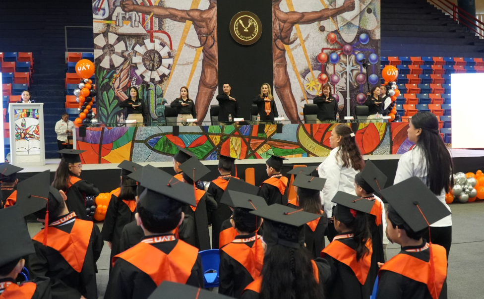 Celebra Familia UAT graduación de niñas y niños de los CENDI y CDIN