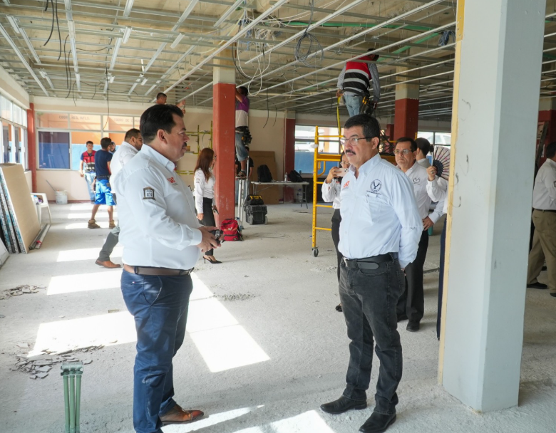 Rector de la UAT supervisa avances de obras de remodelación en la Facultad de Derecho Victoria