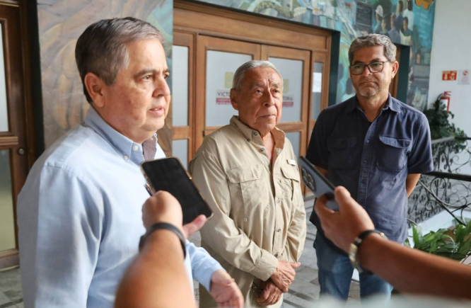Bacheo en Victoria bajo estándares de calidad que exige la Secretaría de Obras Públicas.
