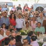 Festejan más de 2 mil 500 asistentes a Lalo Gattás por su cumpleaños.