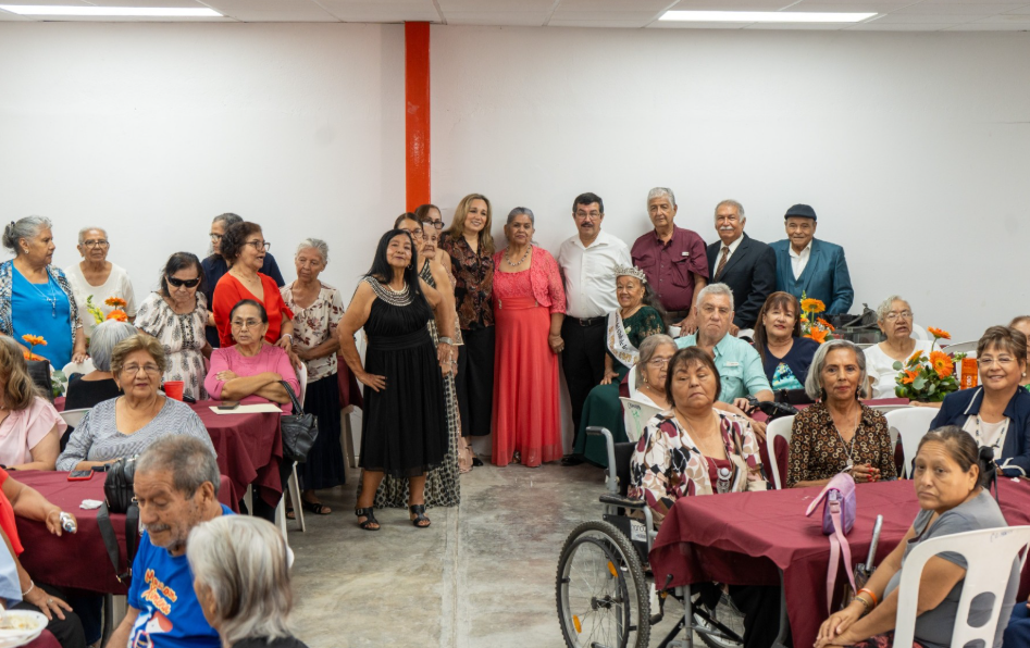 Celebra la UAT a adultos mayores del COMASS con nuevas instalaciones y emotivo festejo en su día