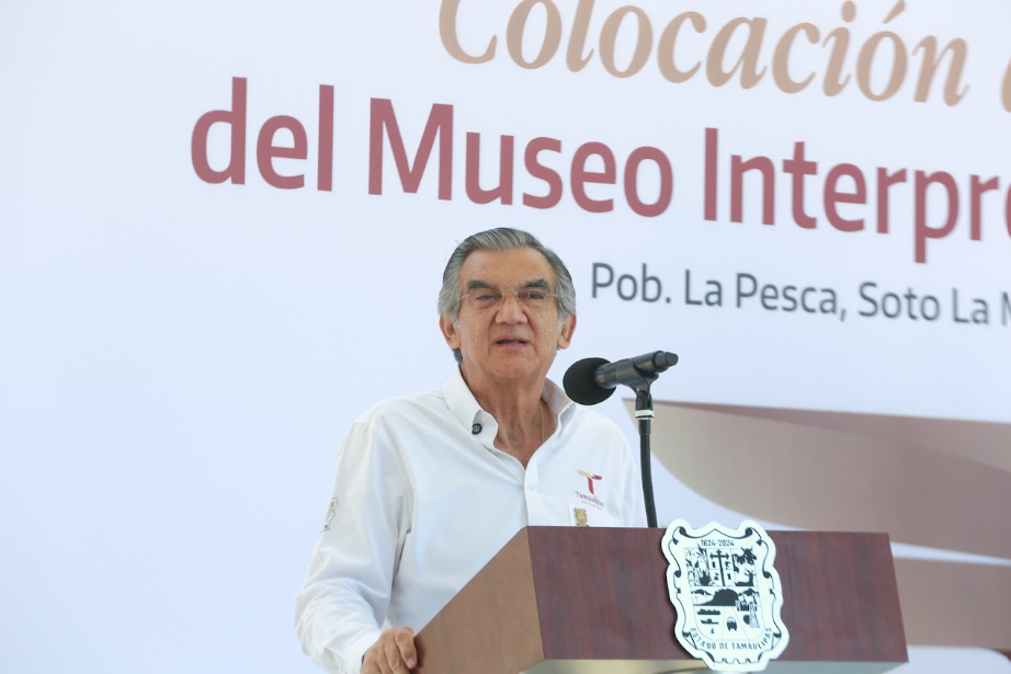 Coloca Américo primera piedra del Museo Interpretativo de la Tortuga Lora en Soto la Marina