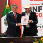 Anuncia Américo rehabilitación de carretera ejidal en Padilla