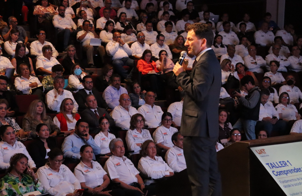Pone en marcha Dámaso Anaya proyecto para transformar la práctica docente en la UAT