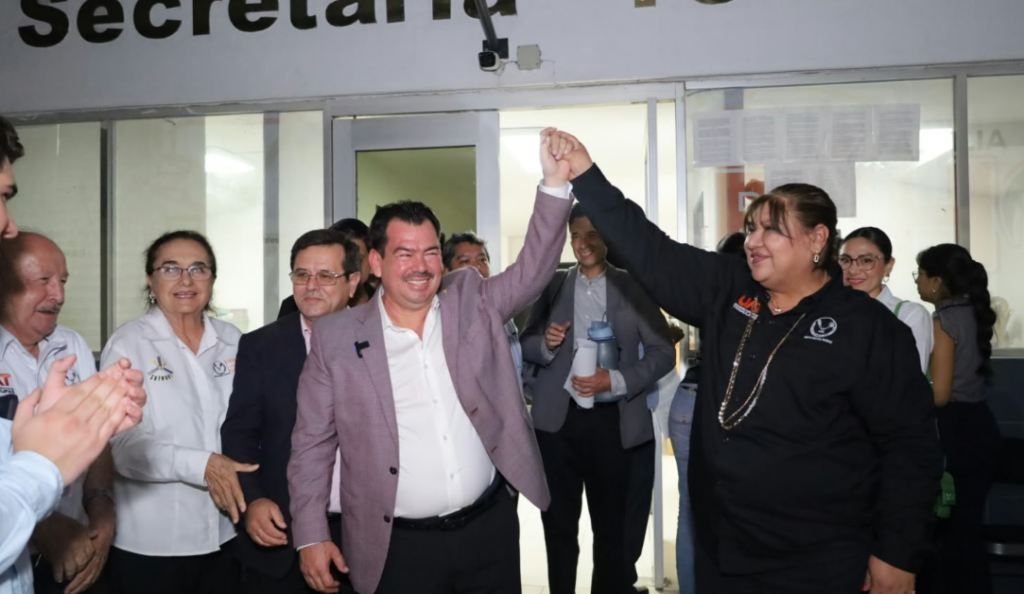 Eligen a Edy Izaguirre para nuevo período al frente de Derecho Victoria en la UAT Eligen a Edy Izaguirre para nuevo período al frente de Derecho Victoria en la UAT