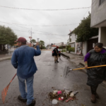 Beto Granados da seguimiento a trabajos para agilizar el desagüe tras las lluvias
