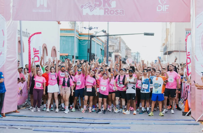 José Alberto Granados Fávila y Anita Granados encabezan la carrera 5K Soy PodeRosa y promueven la detección oportuna del cáncer de mama